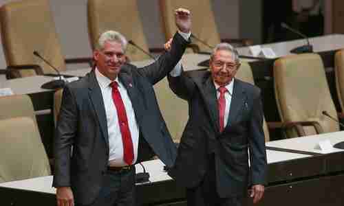 New president Miguel Díaz-Canel (L) and former president Raúl Castro (EPA)
