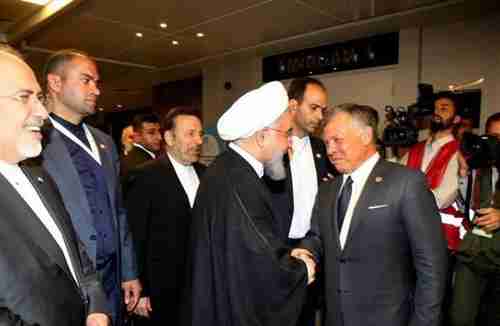 Jordan's King Abdullah shakes hands with Iran's president Hassan Rouhani at last month's OIC meeting in Istanbul (hala.jo)